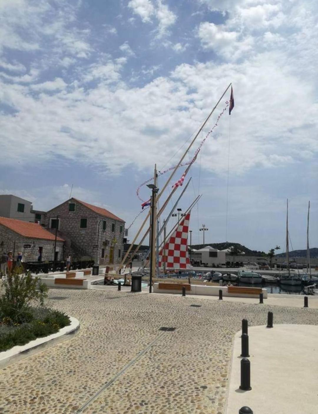 Rooms & Apartments Marinero Betina  Exterior foto