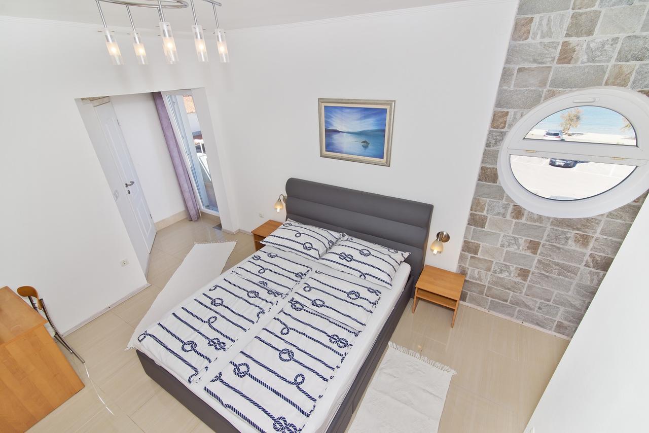 Rooms & Apartments Marinero Betina  Exterior foto