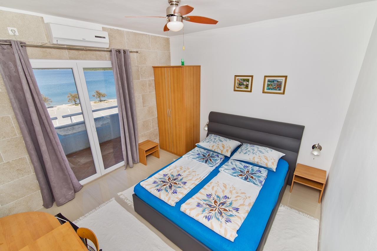 Rooms & Apartments Marinero Betina  Exterior foto